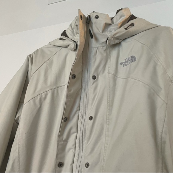The North Face White Ski Jacket and Removable Brown Fleece Lining - Picture 3 of 10